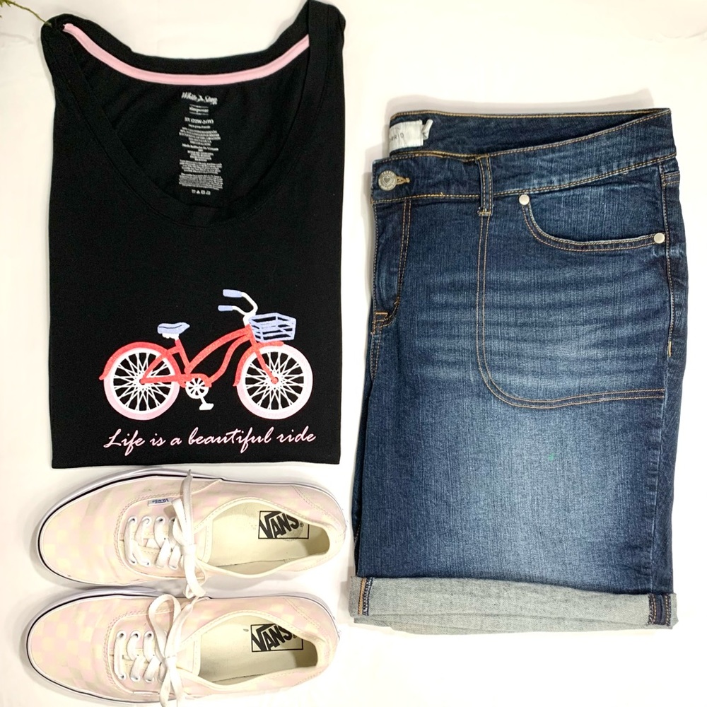 “Torrid” utility pocket denim Bermuda shorts- 20